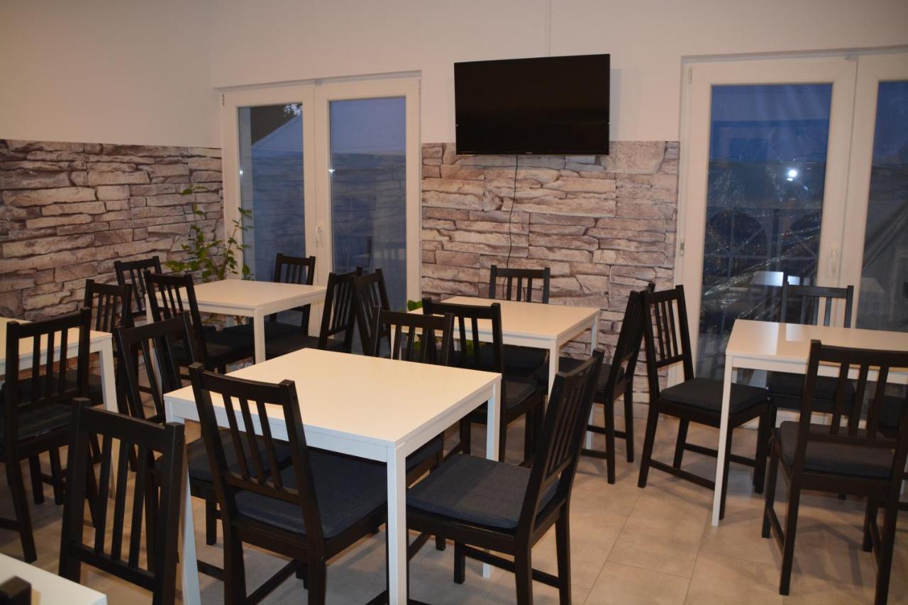 Kid Família Panzió Balatonszárszó Acomodação com café da manhã Exterior foto