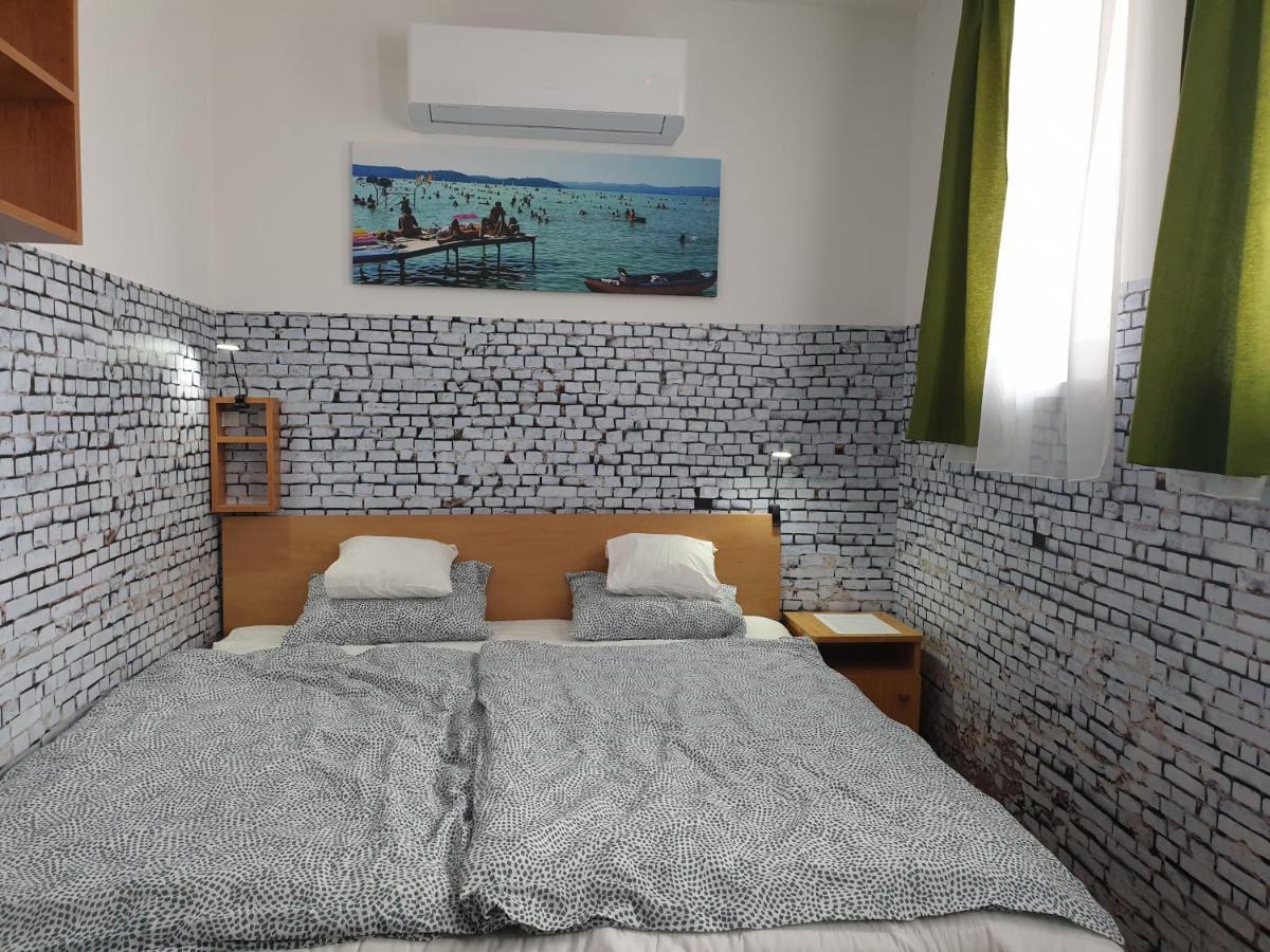 Kid Família Panzió Balatonszárszó Acomodação com café da manhã Exterior foto