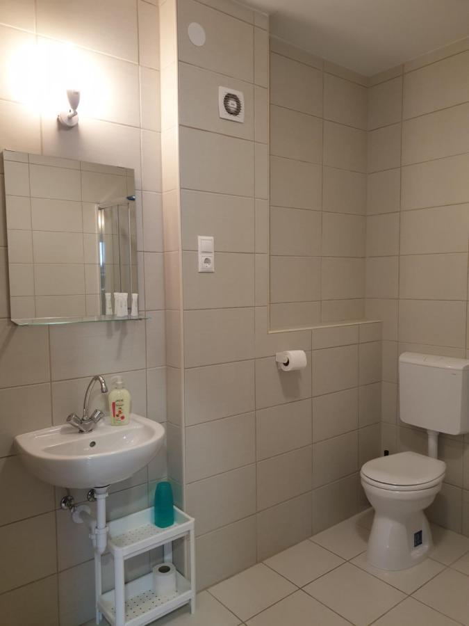 Kid Família Panzió Balatonszárszó Acomodação com café da manhã Exterior foto