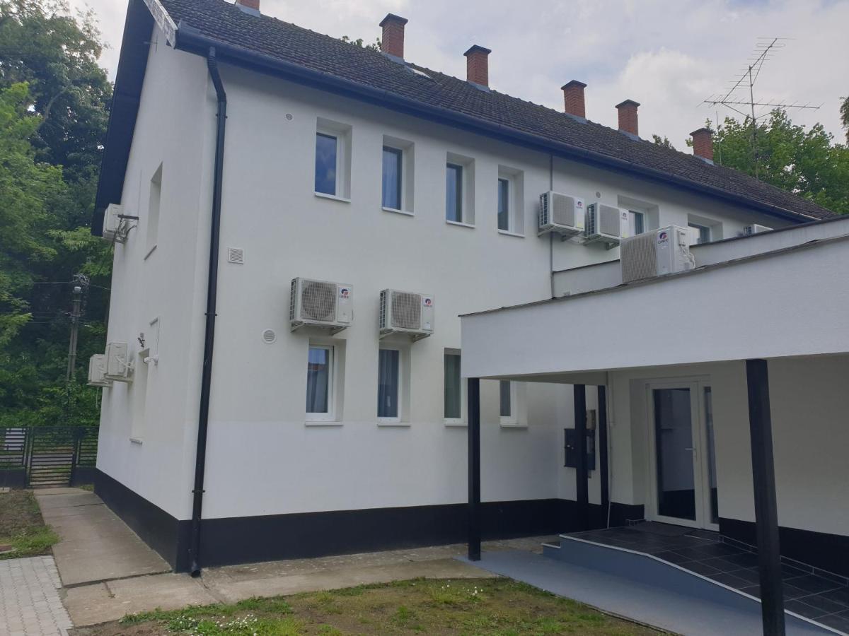 Kid Família Panzió Balatonszárszó Acomodação com café da manhã Exterior foto